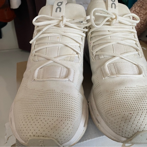 On Running Cream Cloudtec Sneakers. - Picture 4 of 9